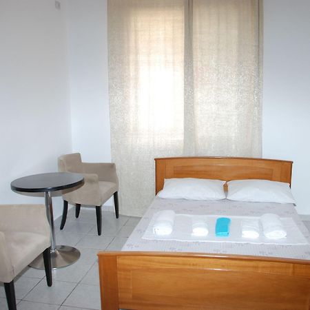 סרנדה Casa Mia Hotel מראה חיצוני תמונה